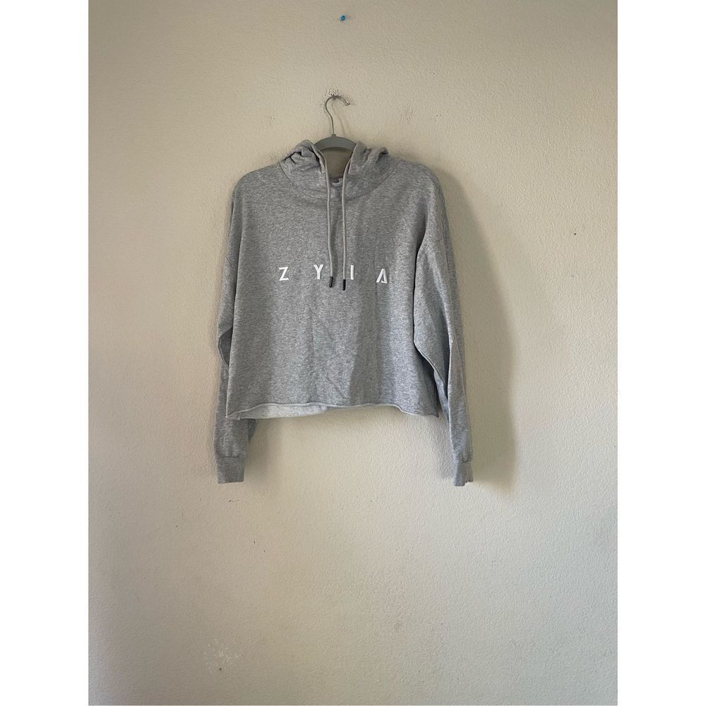 Zyia women’s embroidered‎ cropped hoodie size xl